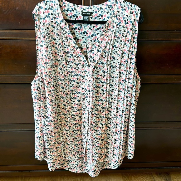 Torrid Heart sleeveless blouse Womens 3 pleated ruffles button down Top sheer - Picture 1 of 11